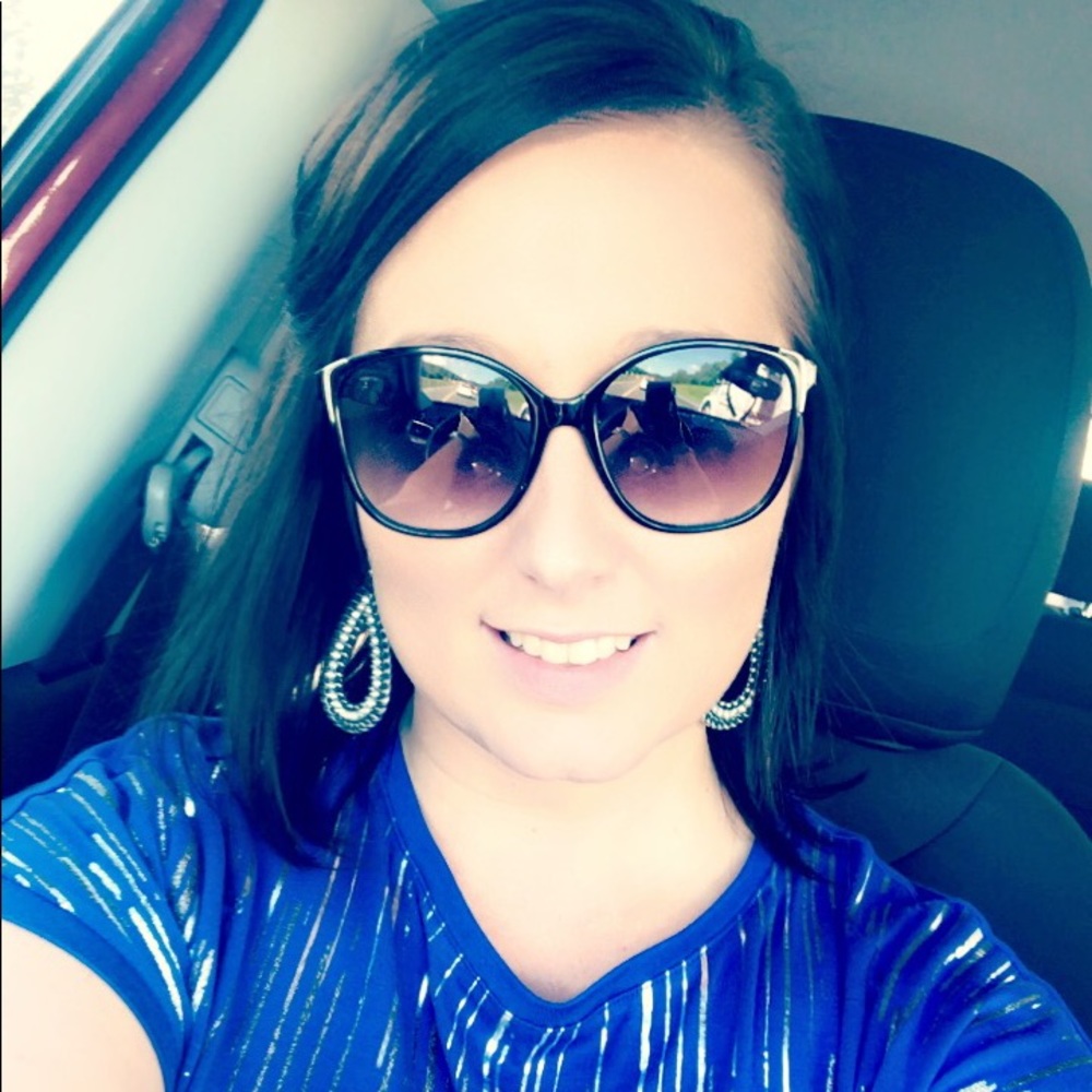 Meet your Posher, Danita